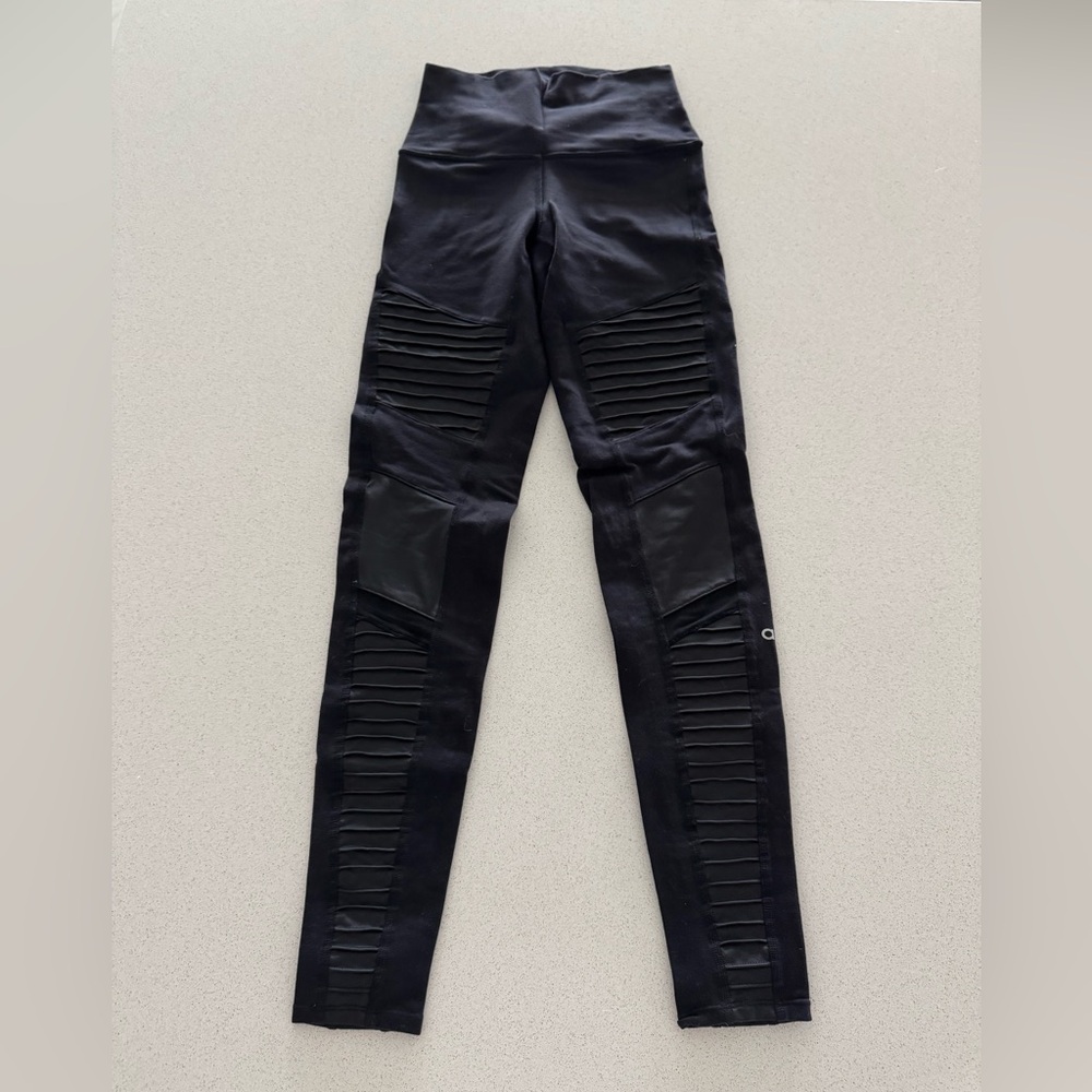 Alo Leggings